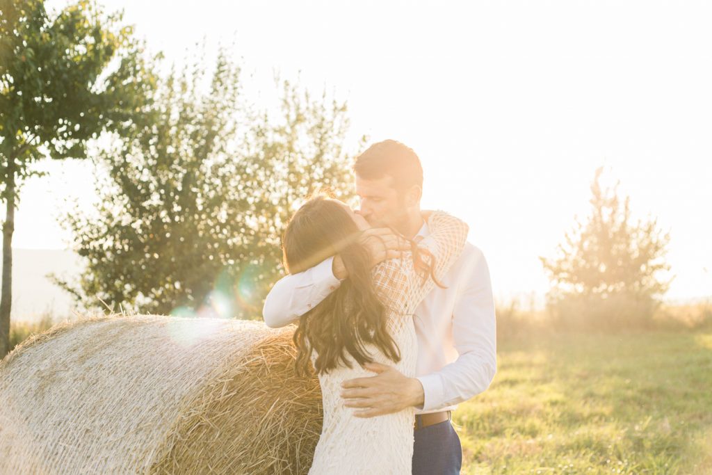západ slnka na romantickom fotení pred svadbou