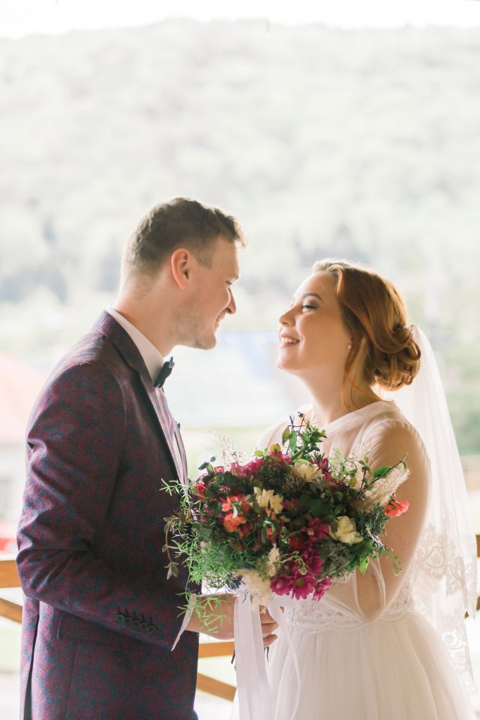 Prvé stretnutie nevesty a ženícha pred obradom